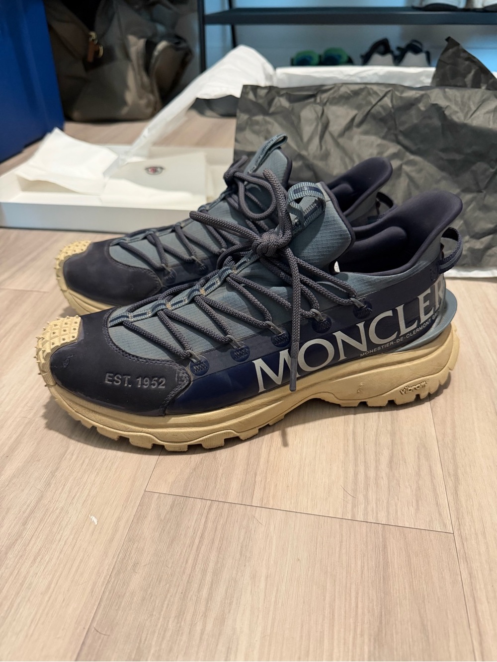 Moncler Men’s Navy and Tan Trailgrip Lite 2 Sneakers